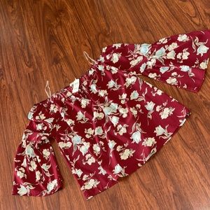 BNWT I Joah top with flowing sleeves